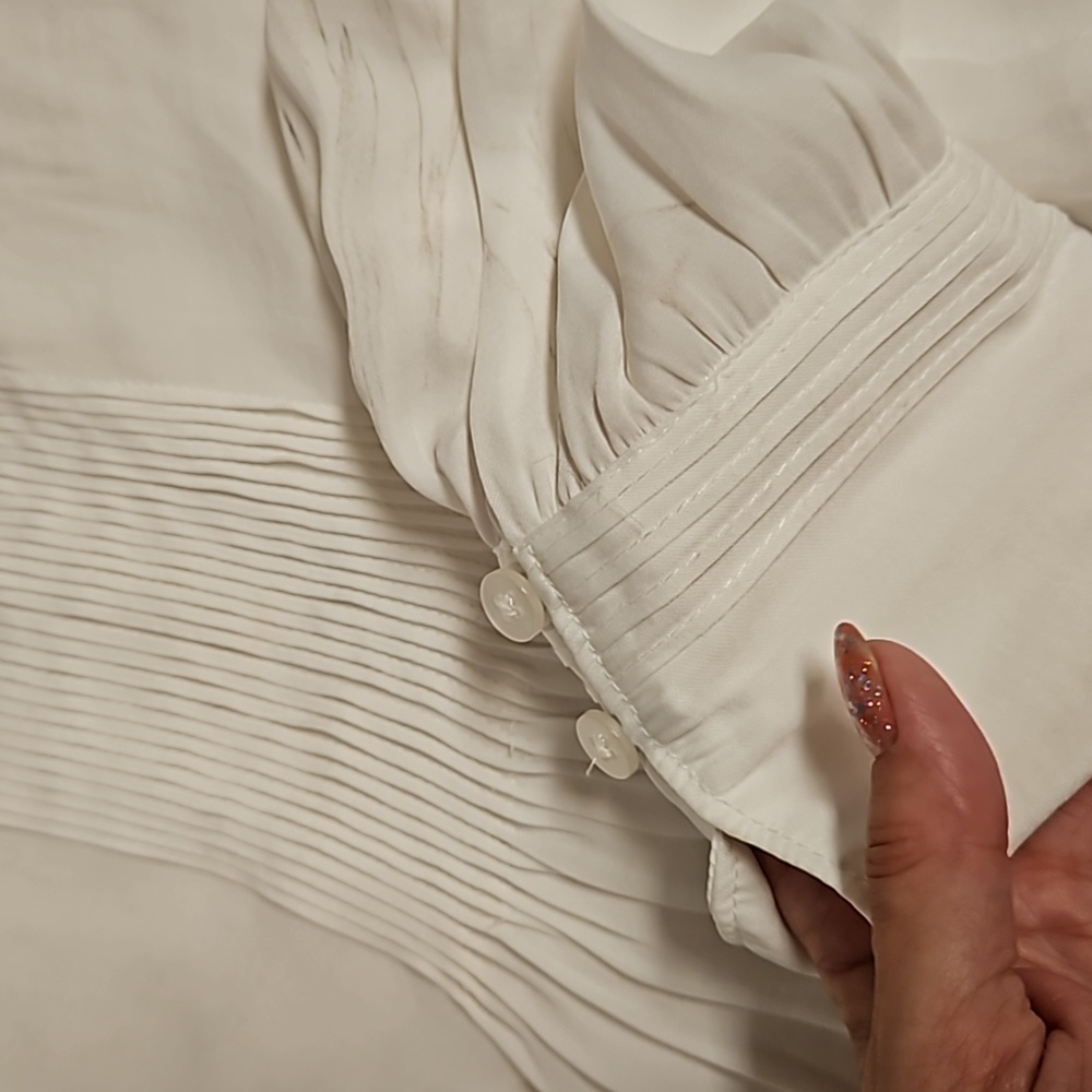 H by Halston white flowy blouse long sleeve button cuff pleated detail Sm petite - Picture 3 of 6